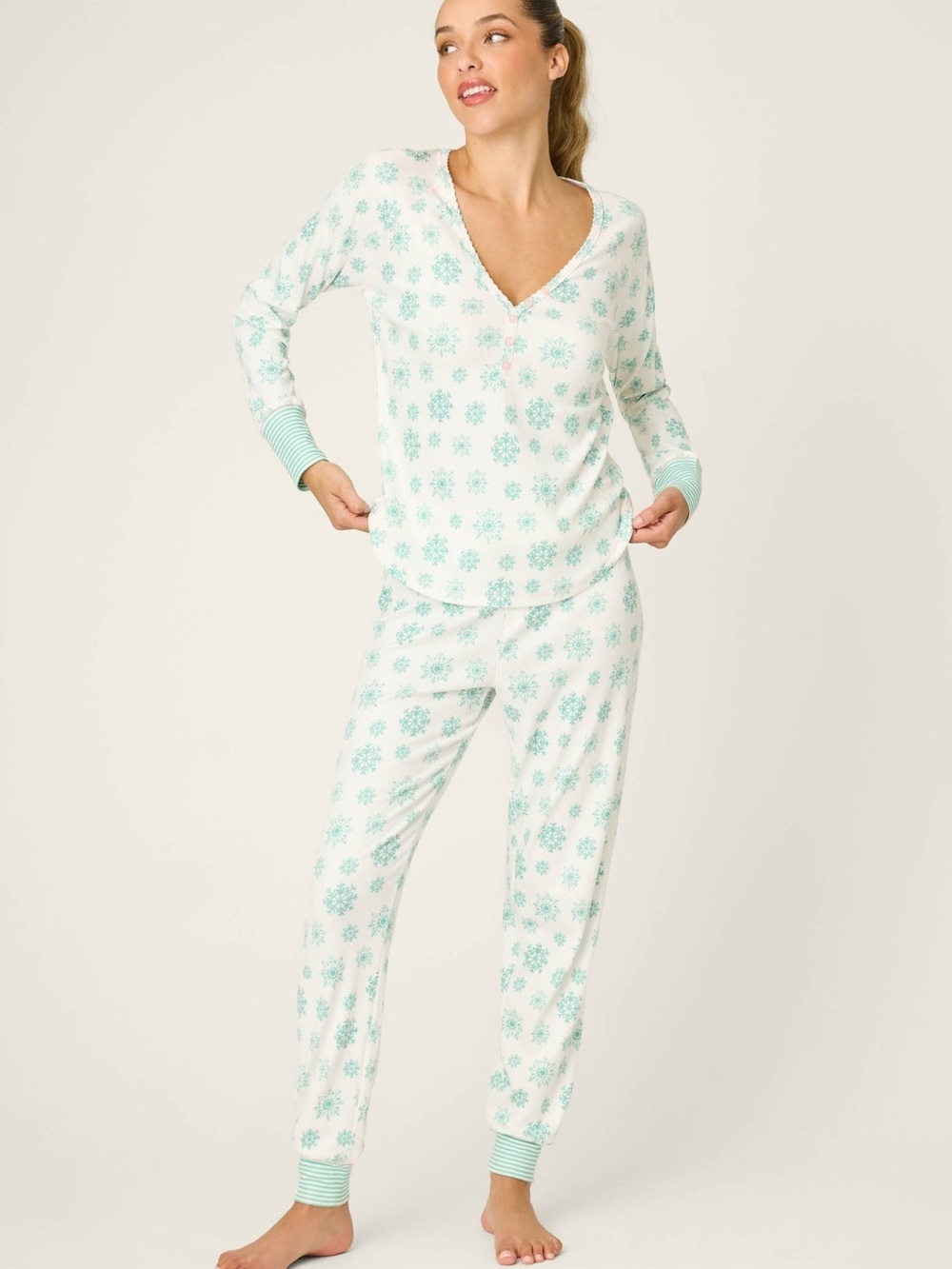 10. PJ Salvage • NWT $115 Women's White Snowflake Henley Pajama set
